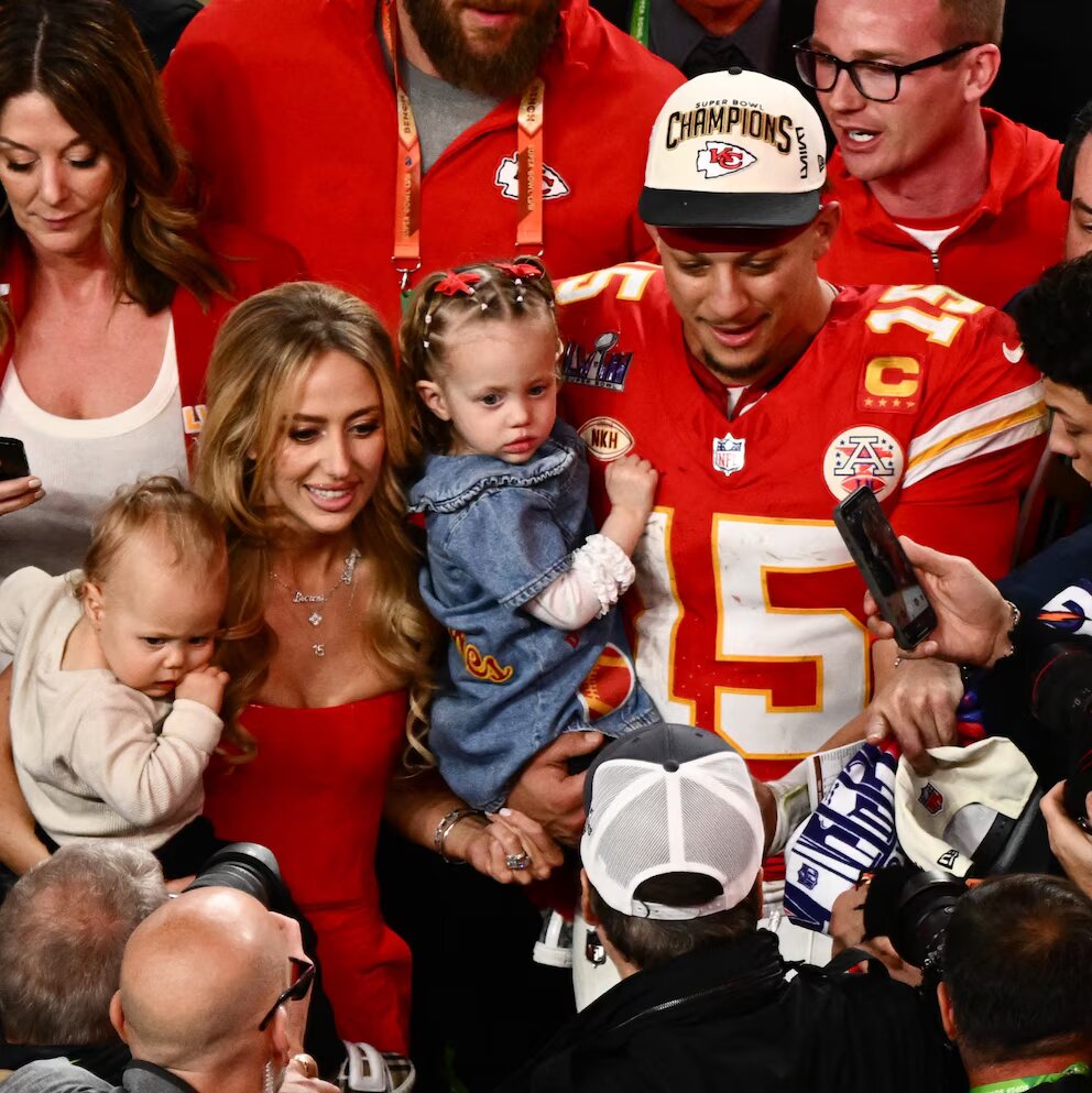 Patrick Mahomes and friends provides a sneak peek at a charity event, where the Chiefs tandem connects for an amusing touchdown throw.
