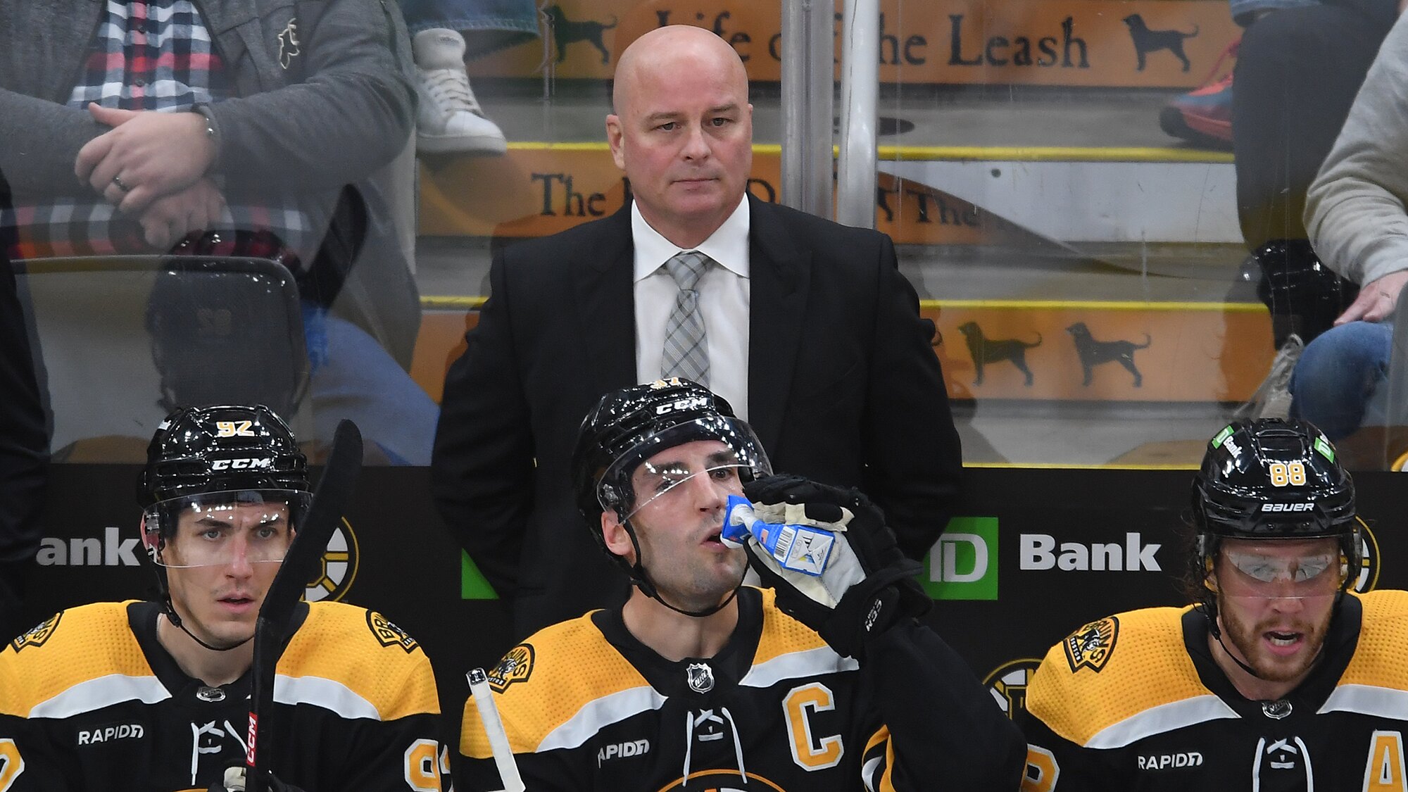 Sad news: Bruins player explain hw he played with broken hand from january to April.