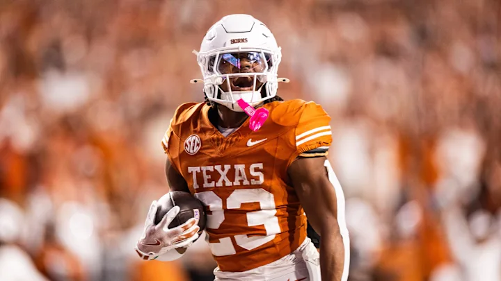 ESPN: The Cowboys officially sign a talented starting running back from the Texas Longhorns.